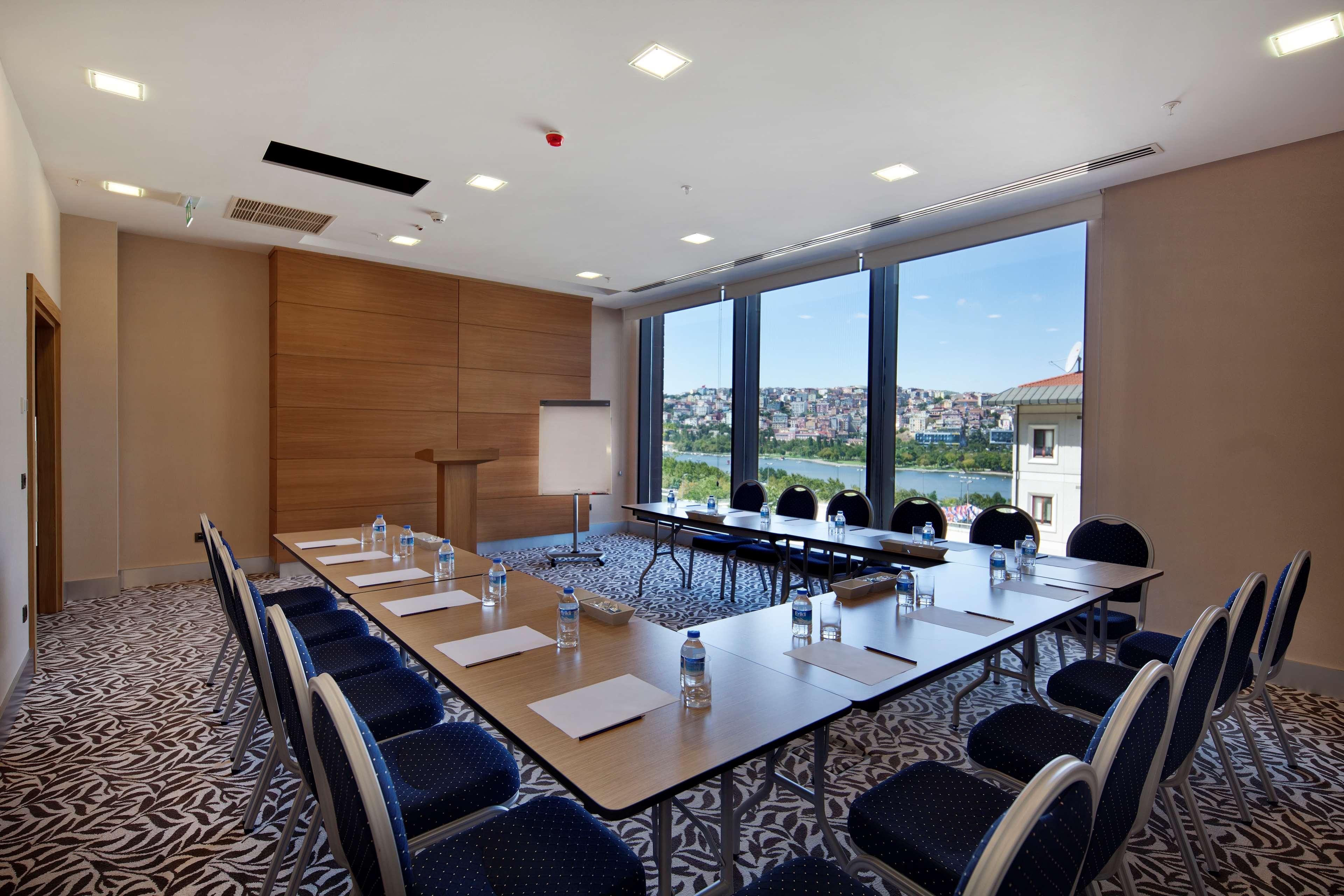 Dosso Dossi & Golden Horn Provincia di Istanbul